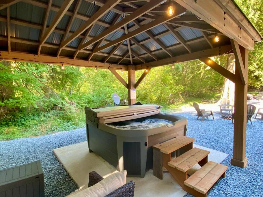 New Modern Cabin! 5Mi To Mt Rainier National Park! Hot Tub & Wifi Ashford Esterno foto