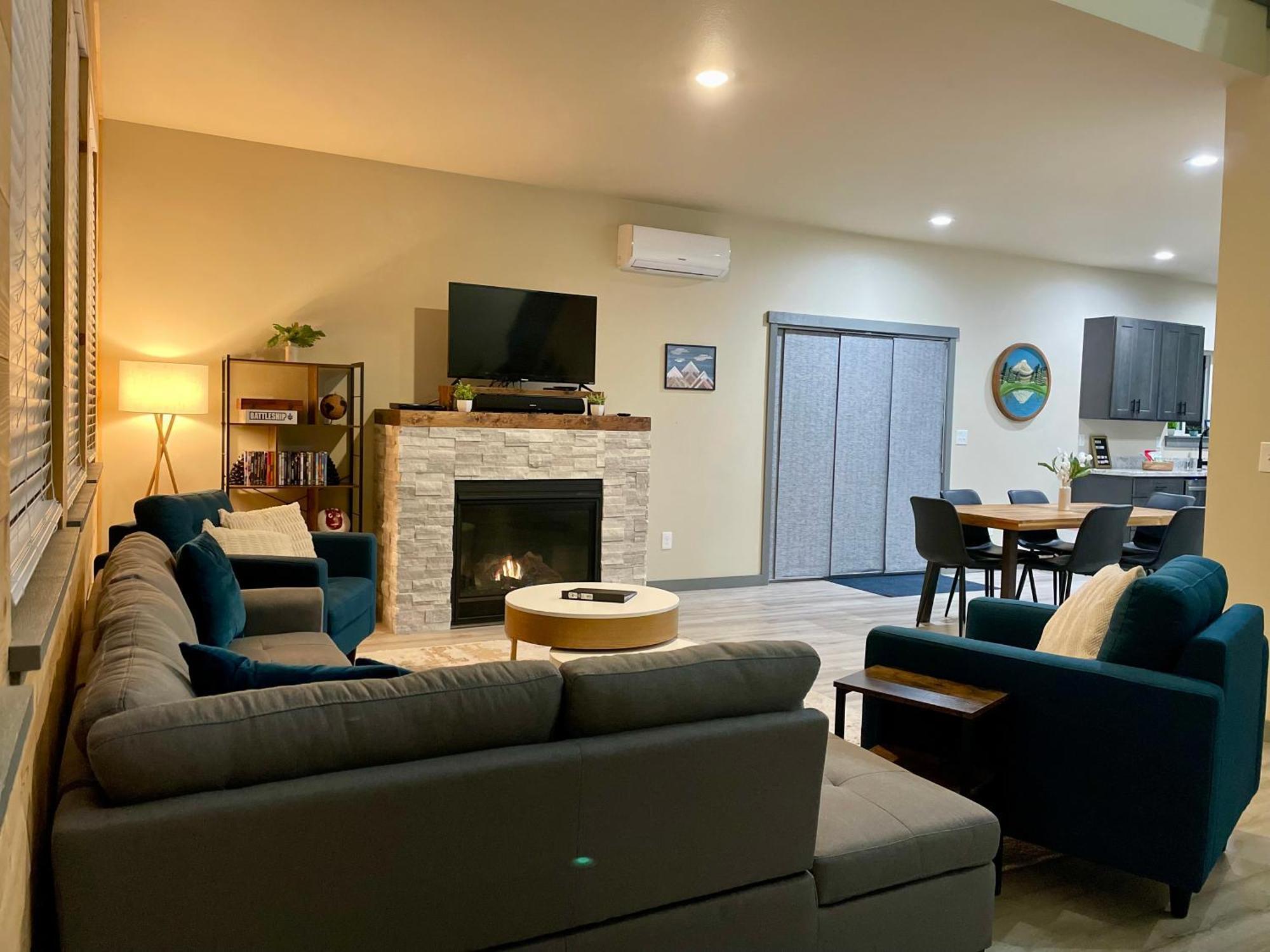 New Modern Cabin! 5Mi To Mt Rainier National Park! Hot Tub & Wifi Ashford Esterno foto